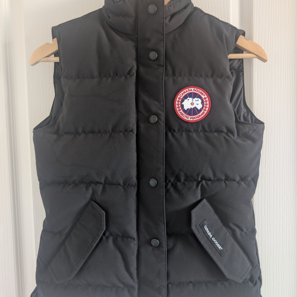 Canada Goose Black Quilted Vest - Picture 1 of 6